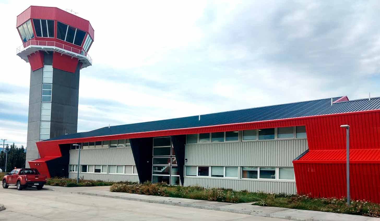 Aeropuertos de Balmaceda y Punta Arenas