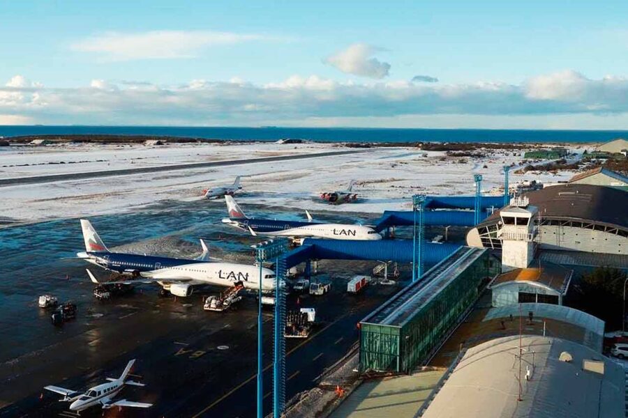 Aeropuertos de Balmaceda y Punta Arenas