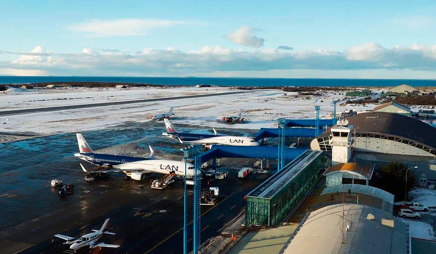 Aeropuertos de Balmaceda y Punta Arenas